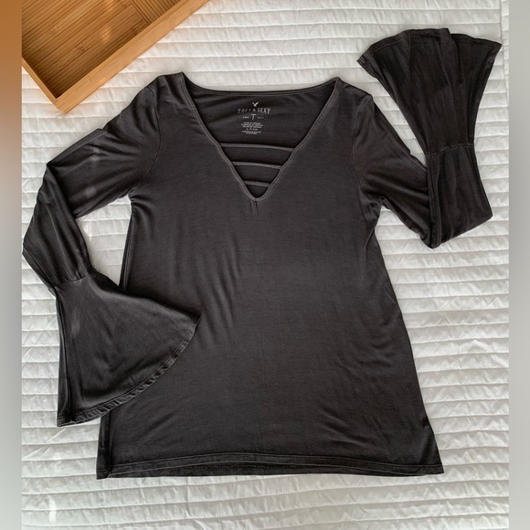 American Eagle Outfitters Tops - American Eagle Outfitters AEO Soft & Sexy Top Long Bell Sleeves Gray Women Small